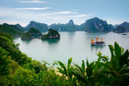 Book-a-cruise-trip-to-Halong-Bay-3